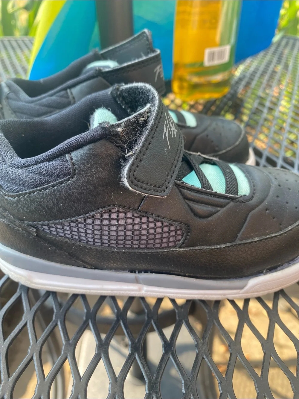 Preowned toddler boy Black and Mint Jordan 'Flight' High-Top Sneakers 8 C good